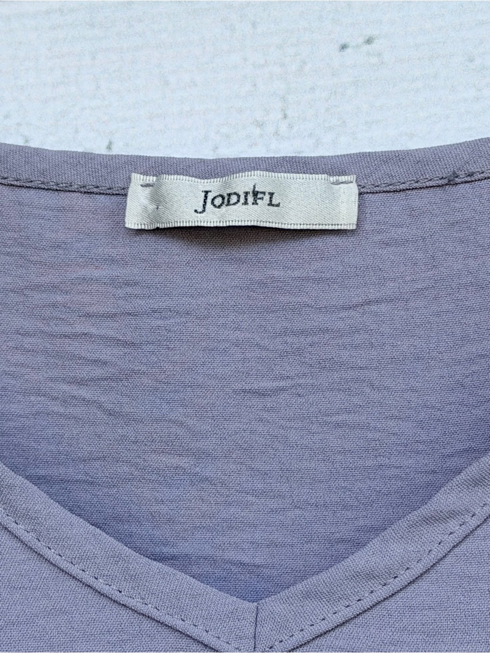 Jodifl Lavender Textured Babydoll V-Neck Blouse - Short Sleeve Cuffed Top - Med - Picture 2 of 6